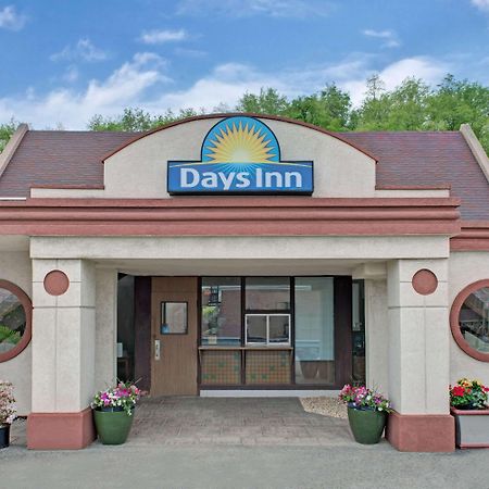 Days Inn By Wyndham Washington Bagian luar foto
